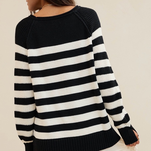 Aerie Striped Black and White Sweater - Picture 5 of 6